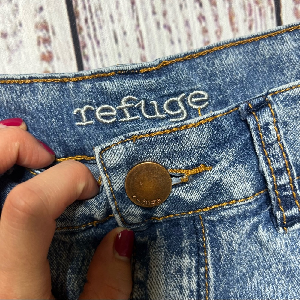 REFUGE shorts - Picture 3 of 9